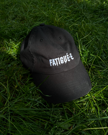 Les beaux jours - Casquette noire Fatigué.e - OS
