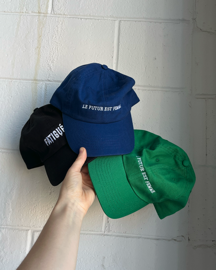 Les beaux jours - Casquette noire Fatigué.e - OS